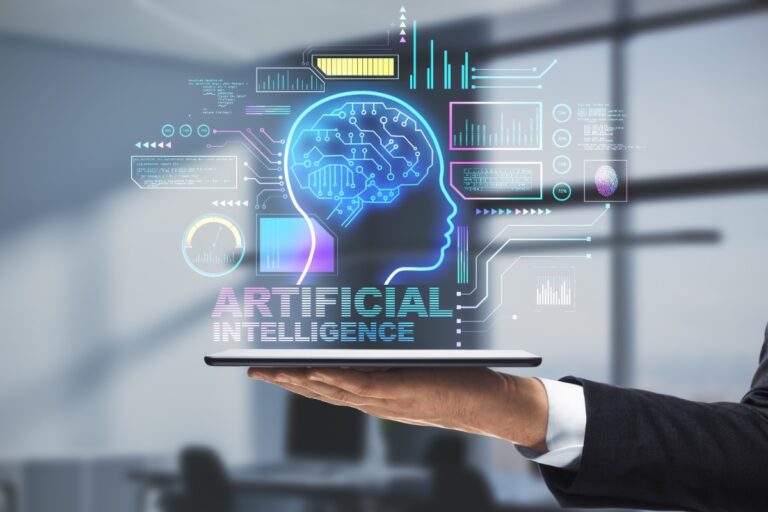 Main tenant un bloc note numérique avec une interface de l'intelligence artificielle